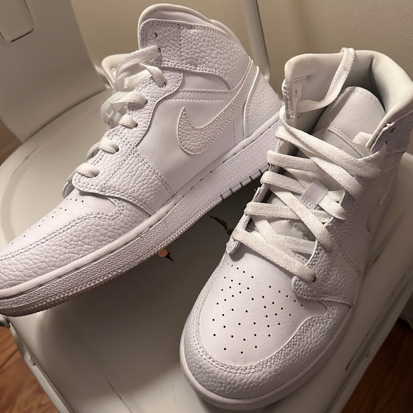 Nike Jordan Mid size 7 GS